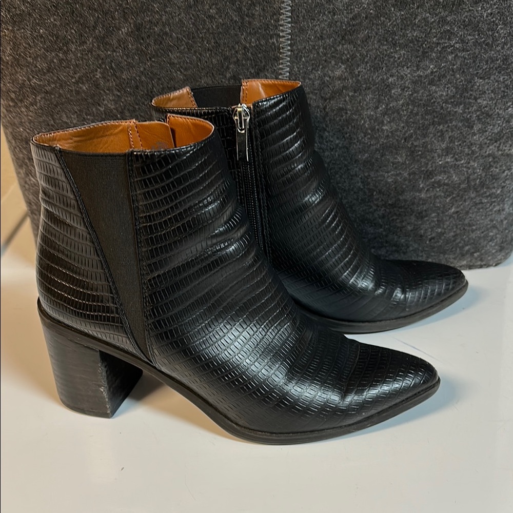 Franco Sarto black boots W 8